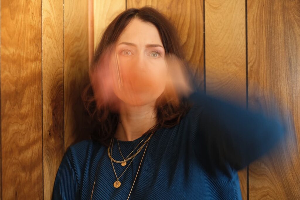 Aggie Frost Amselcom